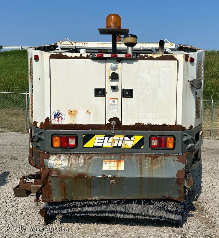 image for item DS2242 2007 Sterling SC8000  street sweeper