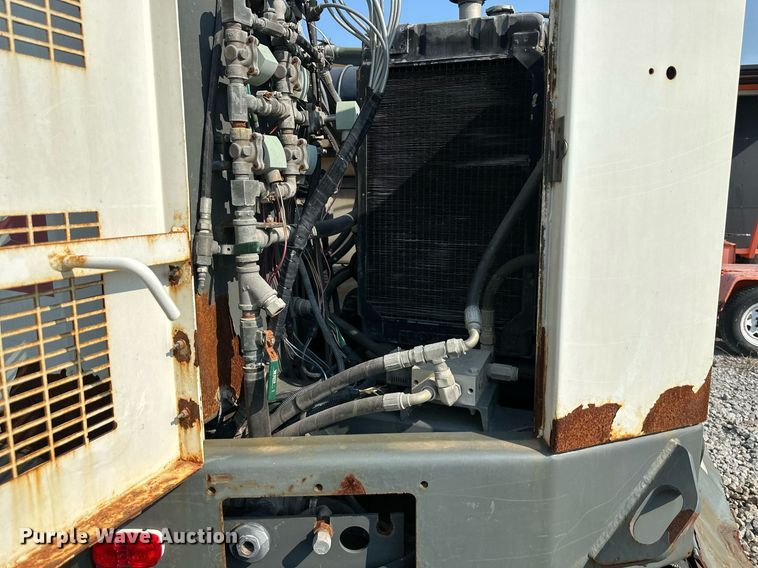 image for item DS2242 2007 Sterling SC8000  street sweeper