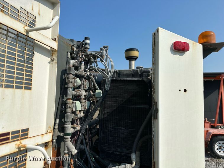 image for item DS2242 2007 Sterling SC8000  street sweeper