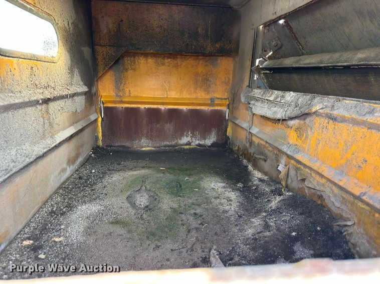 image for item DS2242 2007 Sterling SC8000  street sweeper