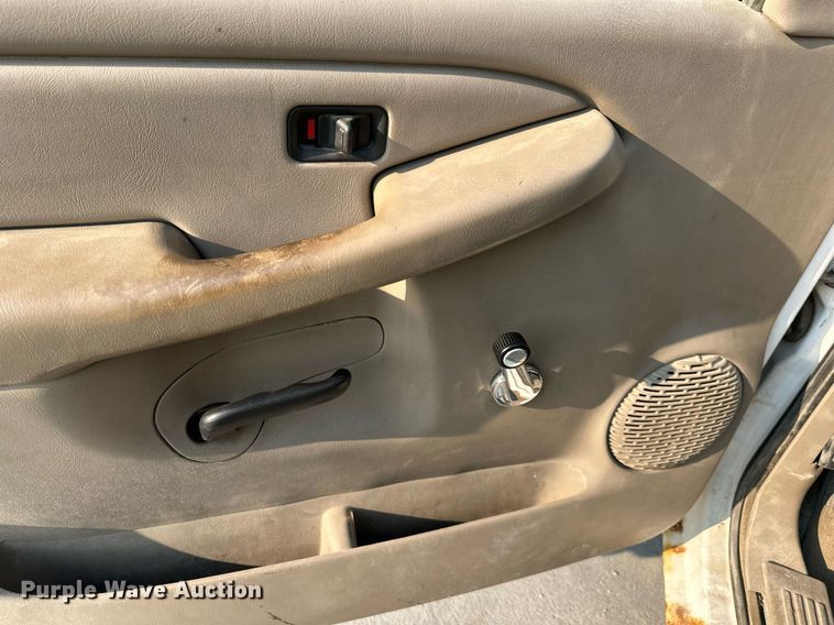 image for item DS2243 2004 Chevrolet Silverado 1500  pickup truck