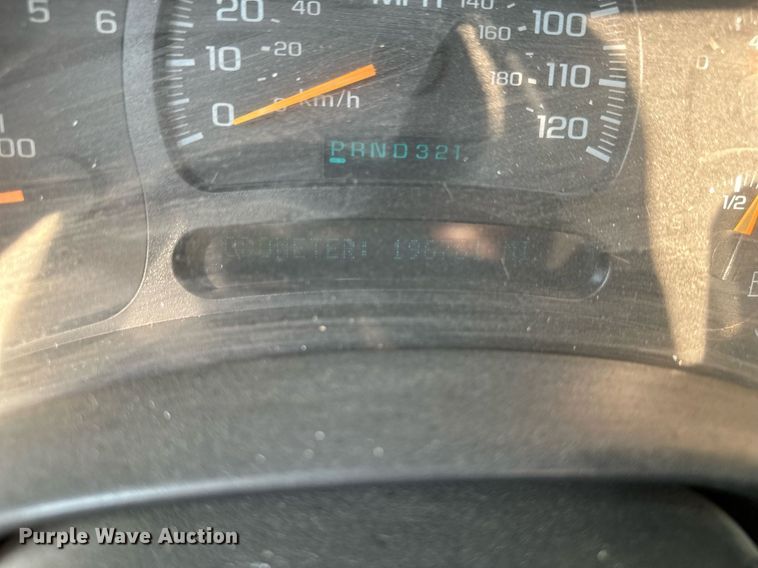 image for item DS2243 2004 Chevrolet Silverado 1500  pickup truck