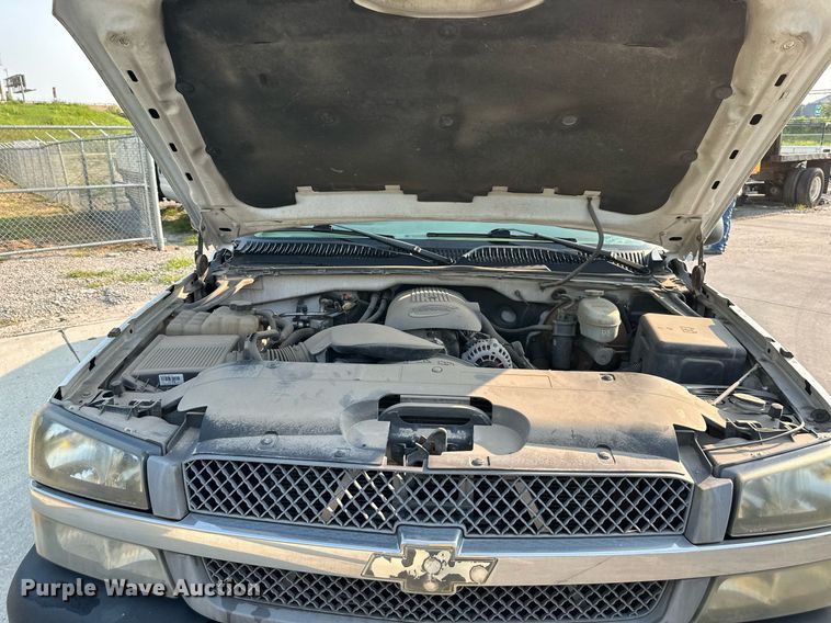 image for item DS2243 2004 Chevrolet Silverado 1500  pickup truck