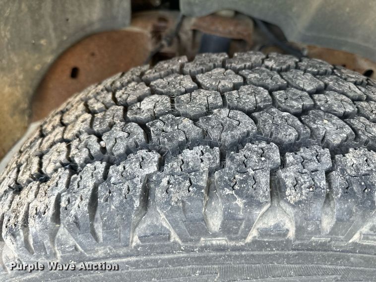 image for item DS2243 2004 Chevrolet Silverado 1500  pickup truck