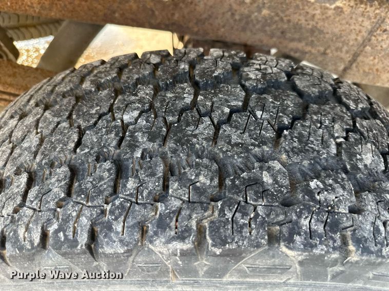 image for item DS2243 2004 Chevrolet Silverado 1500  pickup truck