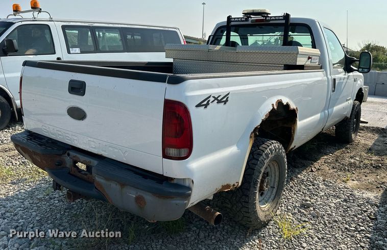 image for item DS2244 2003 Ford F250 Super Duty  pickup truck