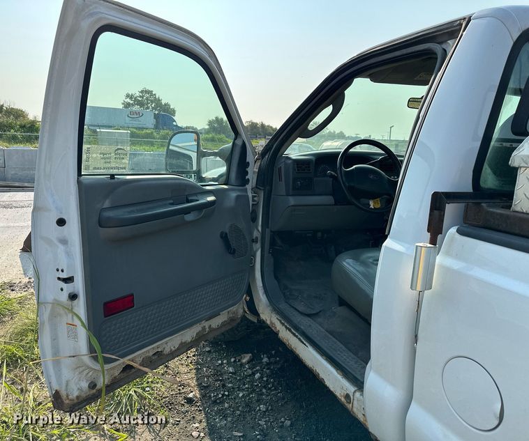 image for item DS2244 2003 Ford F250 Super Duty  pickup truck