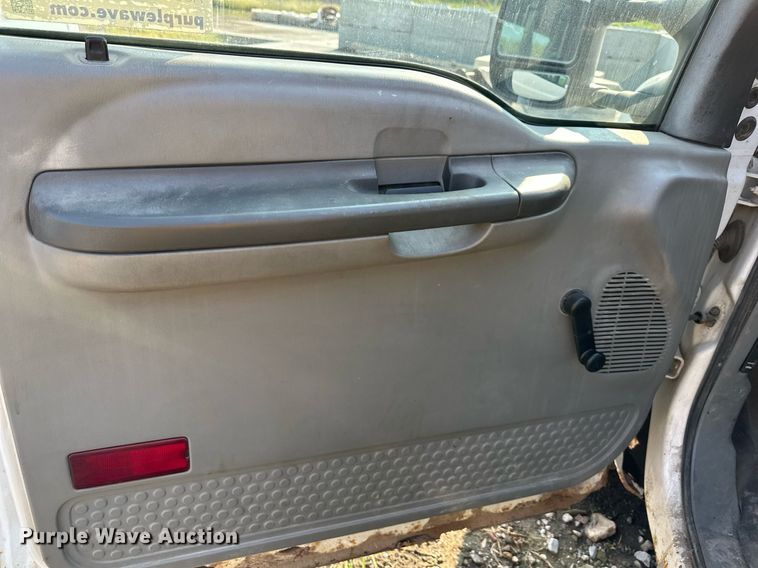 image for item DS2244 2003 Ford F250 Super Duty  pickup truck