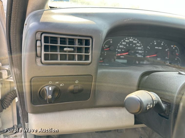 image for item DS2244 2003 Ford F250 Super Duty  pickup truck