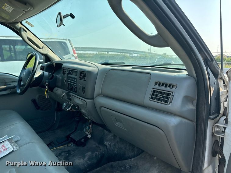 image for item DS2244 2003 Ford F250 Super Duty  pickup truck