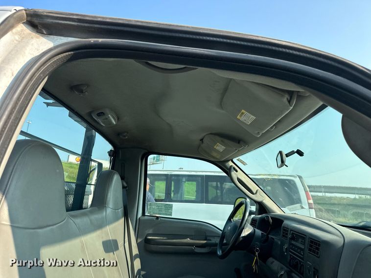 image for item DS2244 2003 Ford F250 Super Duty  pickup truck