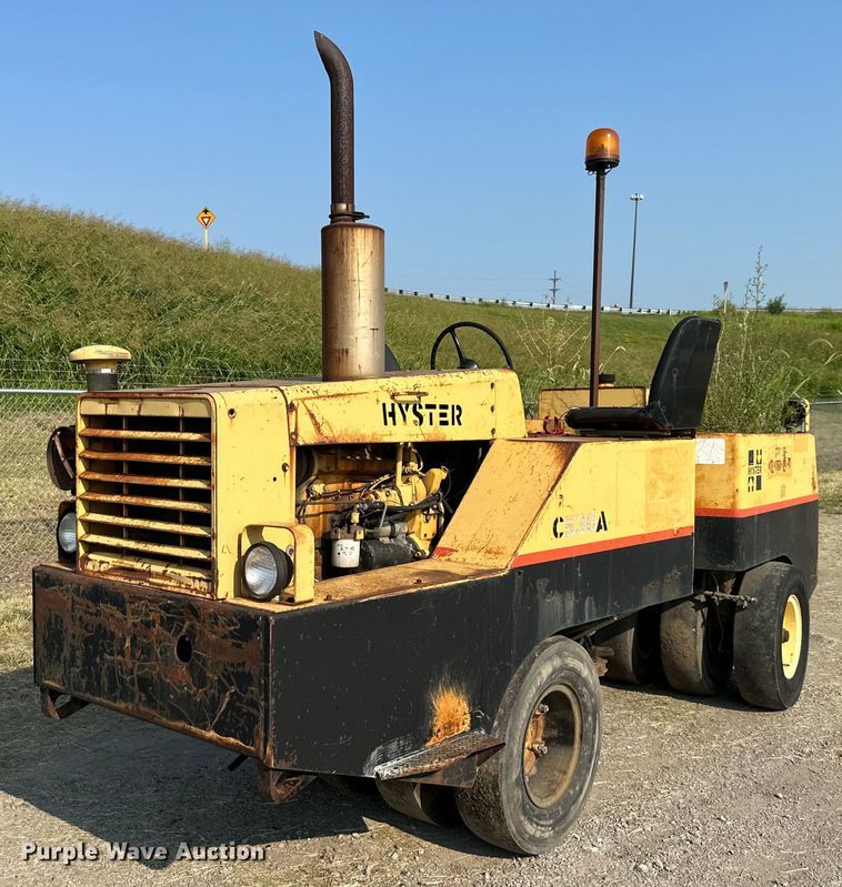 image for item DS2245 Hyster C530A  pneumatic roller