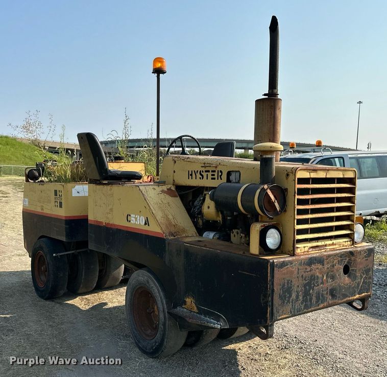 image for item DS2245 Hyster C530A  pneumatic roller