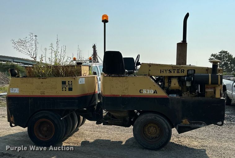 image for item DS2245 Hyster C530A  pneumatic roller