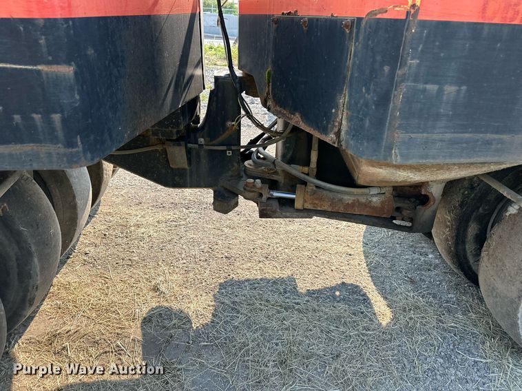 image for item DS2245 Hyster C530A  pneumatic roller