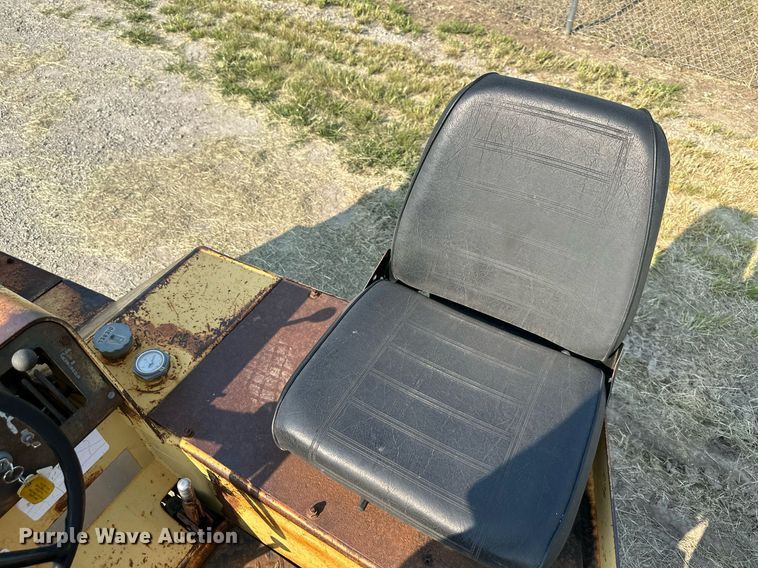 image for item DS2245 Hyster C530A  pneumatic roller