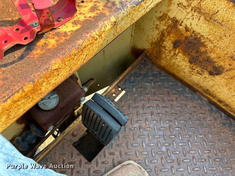 image for item DS2245 Hyster C530A  pneumatic roller