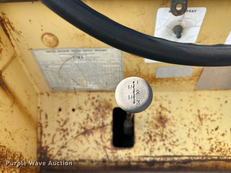 image for item DS2245 Hyster C530A  pneumatic roller