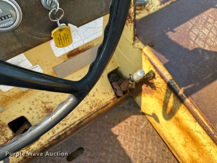 image for item DS2245 Hyster C530A  pneumatic roller