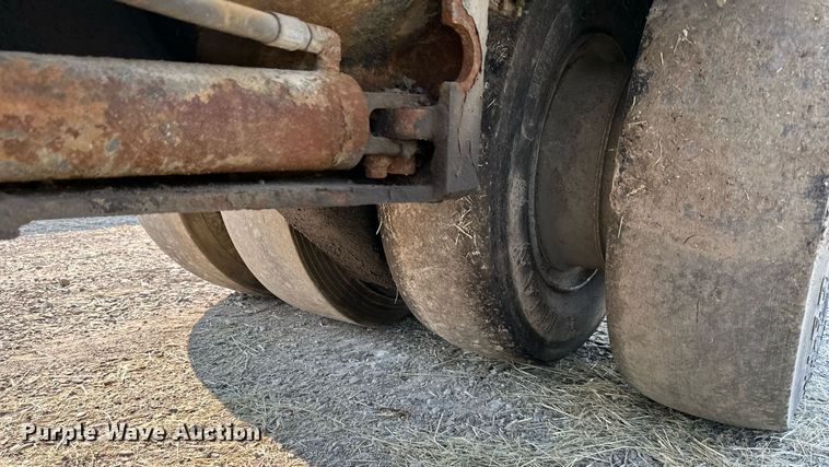 image for item DS2245 Hyster C530A  pneumatic roller