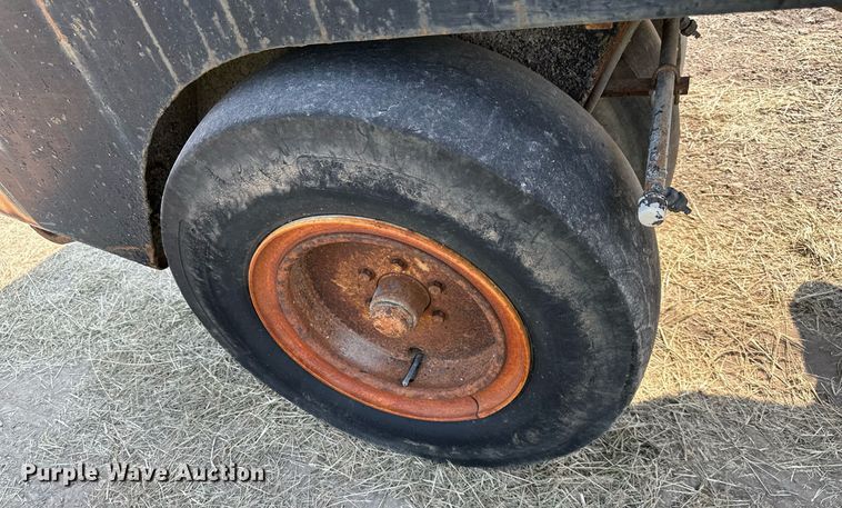 image for item DS2245 Hyster C530A  pneumatic roller