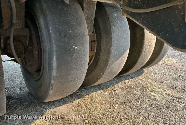 image for item DS2245 Hyster C530A  pneumatic roller