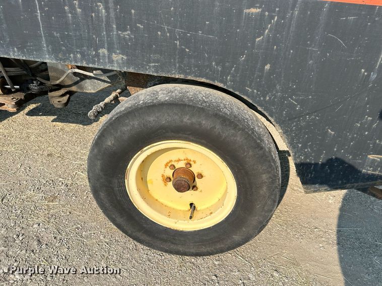 image for item DS2245 Hyster C530A  pneumatic roller