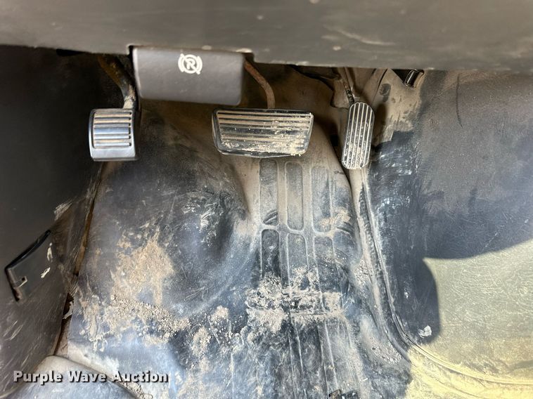 image for item DS2246 2004 Chevrolet Express 3500  van