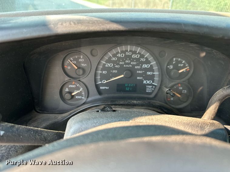 image for item DS2246 2004 Chevrolet Express 3500  van