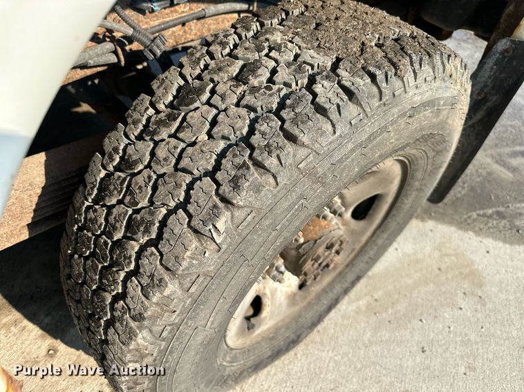 image for item DS2246 2004 Chevrolet Express 3500  van