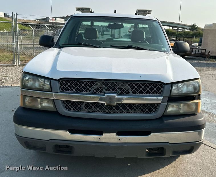 image for item DS2247 2004 Chevrolet Silverado 1500  pickup truck