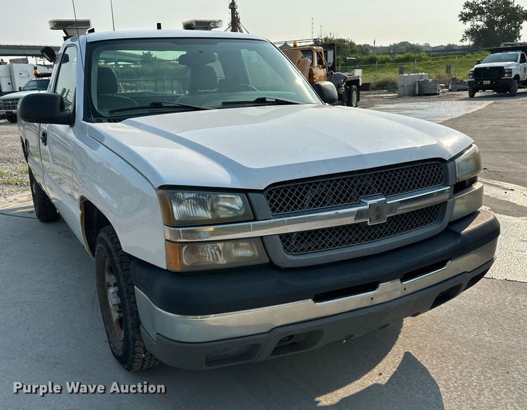 image for item DS2247 2004 Chevrolet Silverado 1500  pickup truck