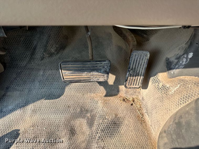 image for item DS2247 2004 Chevrolet Silverado 1500  pickup truck