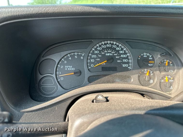 image for item DS2247 2004 Chevrolet Silverado 1500  pickup truck