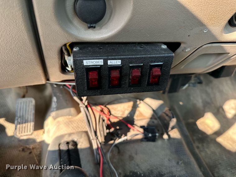 image for item DS2247 2004 Chevrolet Silverado 1500  pickup truck