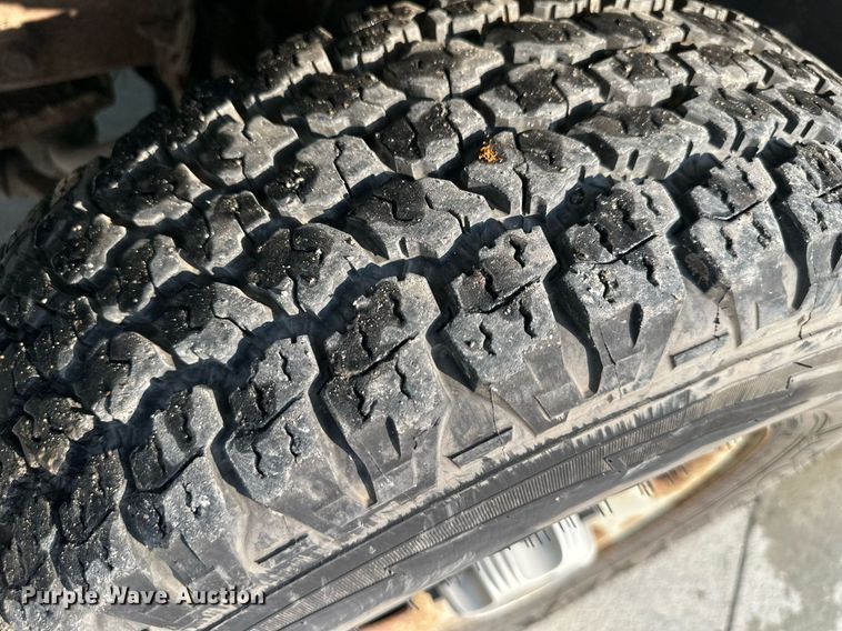 image for item DS2247 2004 Chevrolet Silverado 1500  pickup truck