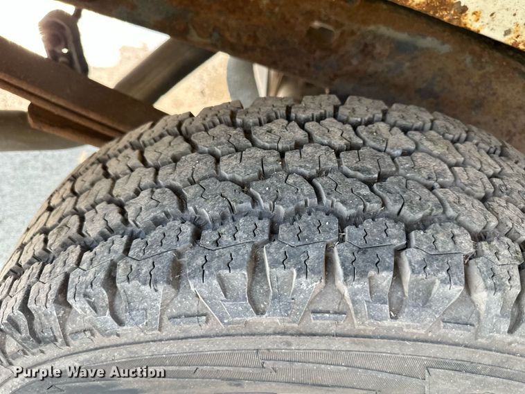 image for item DS2247 2004 Chevrolet Silverado 1500  pickup truck