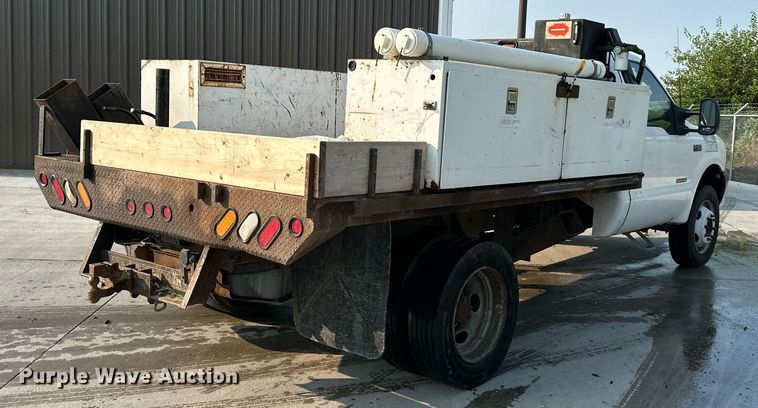image for item DS2249 2003 Ford F450 Super Duty  flatbed truck