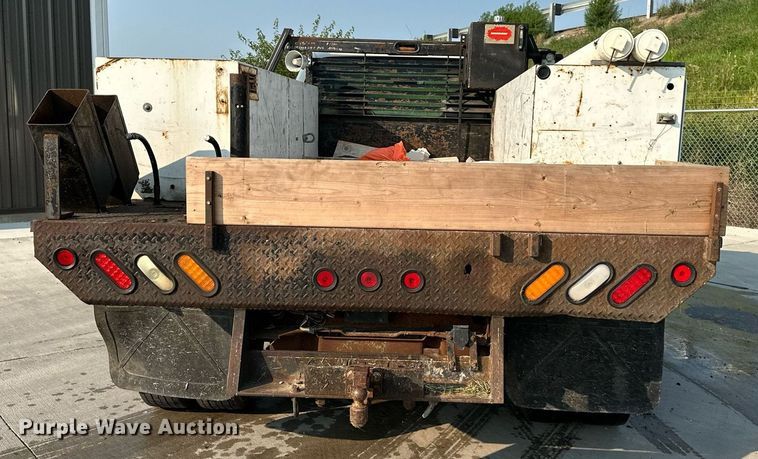 image for item DS2249 2003 Ford F450 Super Duty  flatbed truck