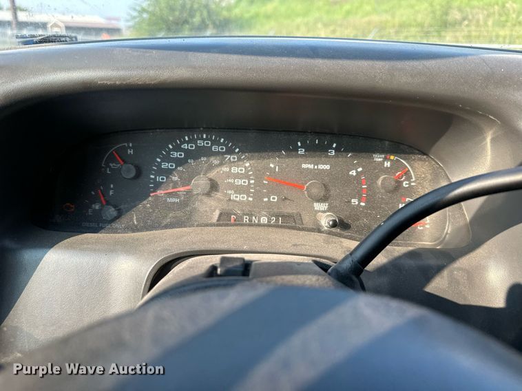 image for item DS2249 2003 Ford F450 Super Duty  flatbed truck