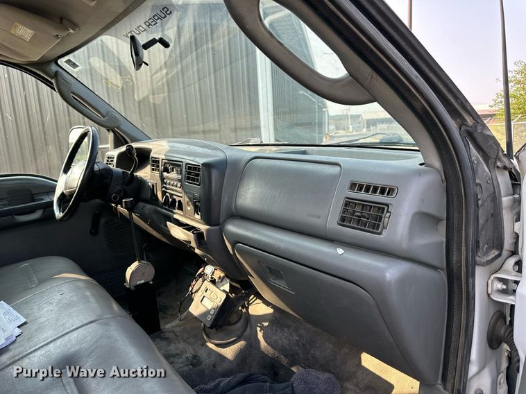 image for item DS2249 2003 Ford F450 Super Duty  flatbed truck