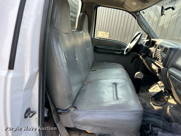 image for item DS2249 2003 Ford F450 Super Duty  flatbed truck