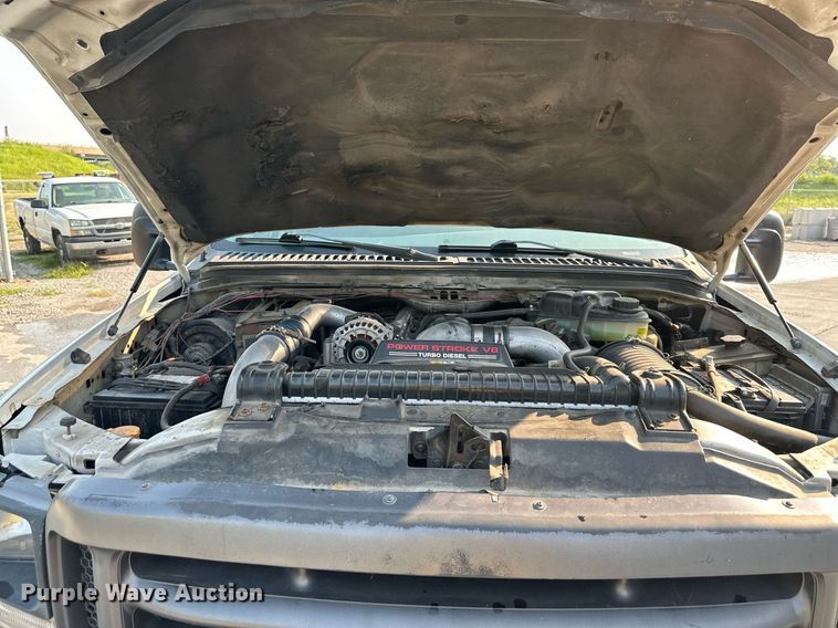 image for item DS2249 2003 Ford F450 Super Duty  flatbed truck