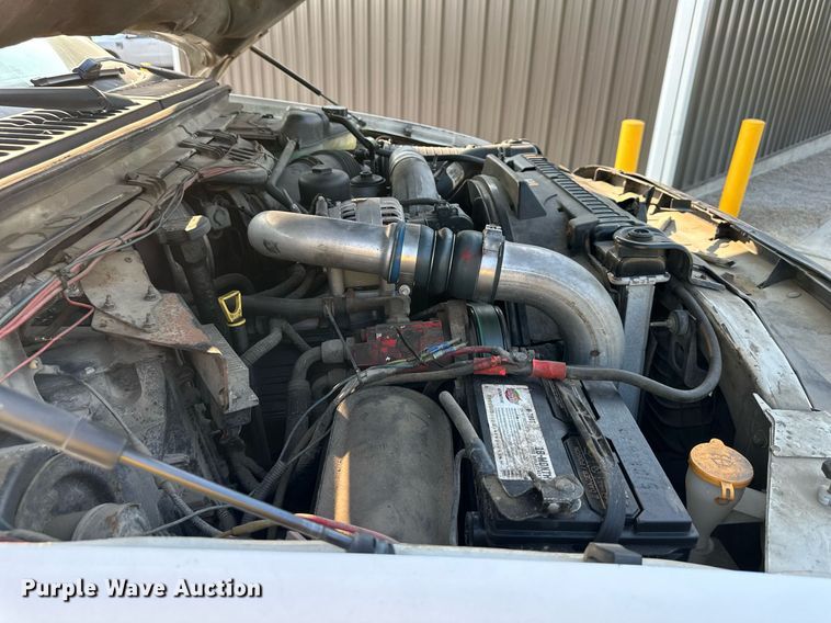 image for item DS2249 2003 Ford F450 Super Duty  flatbed truck