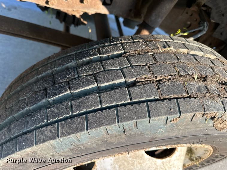 image for item DS2249 2003 Ford F450 Super Duty  flatbed truck