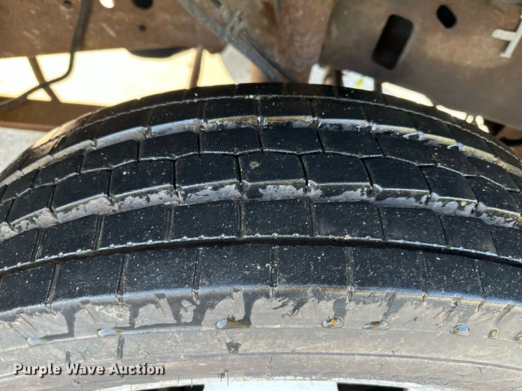 image for item DS2249 2003 Ford F450 Super Duty  flatbed truck