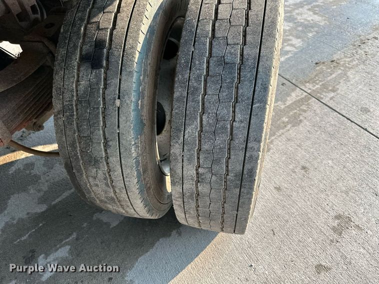 image for item DS2249 2003 Ford F450 Super Duty  flatbed truck