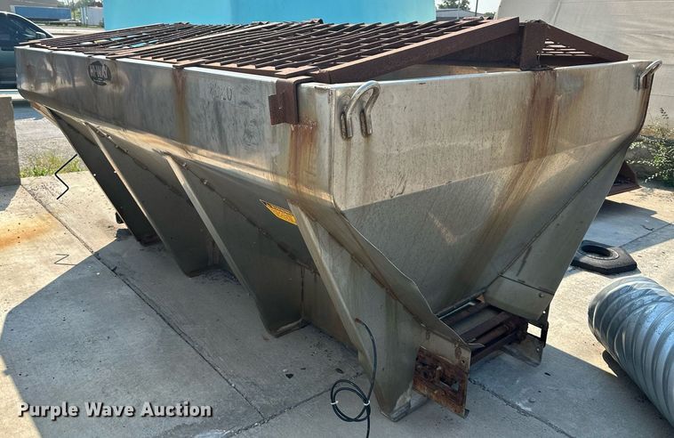 image for item DS2251 Salt spreader