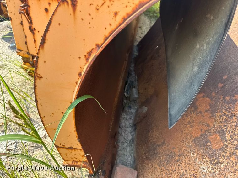 image for item DS2251 Salt spreader