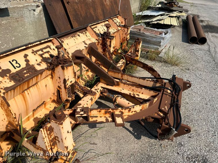 image for item DS2251 Salt spreader